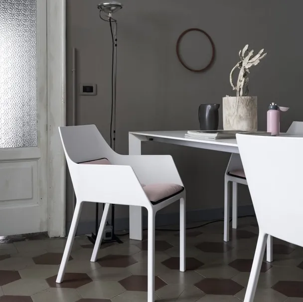 Sedia in polipropilene Mem di Kristalia