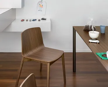 Sedia in legno Rama Wood di Kristalia