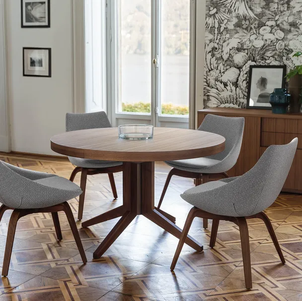 Sedia in tessuto con struttura in legno massello Penelope di Porada