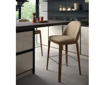 Sgabello Egg in tessuto e massello di frassino di Scavolini
