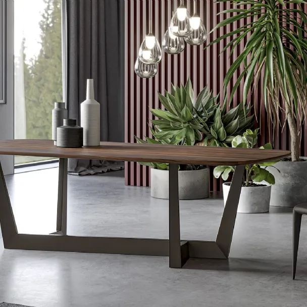 Tavolo Art Wood con piano in legno e base in metallo di Bonaldo