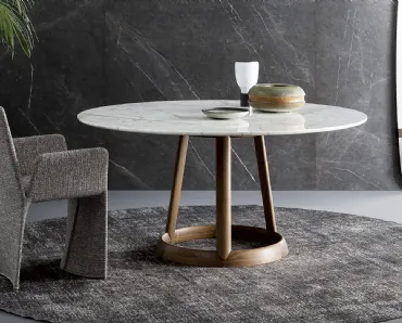 Tavolo rotondo Greeny con top in marmo e base in legno di Bonaldo