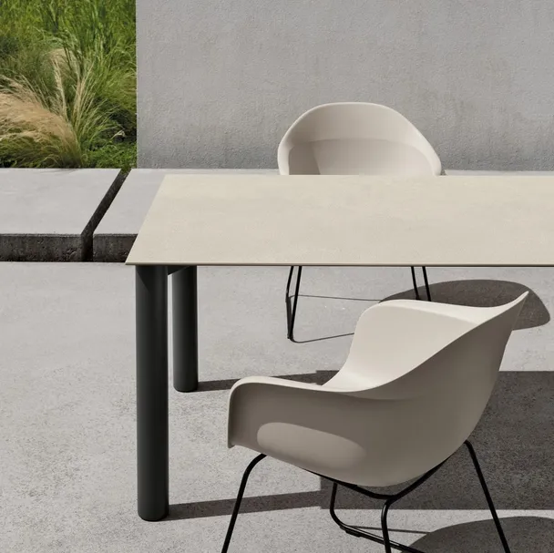 Tavolo Bodoni di Kristalia