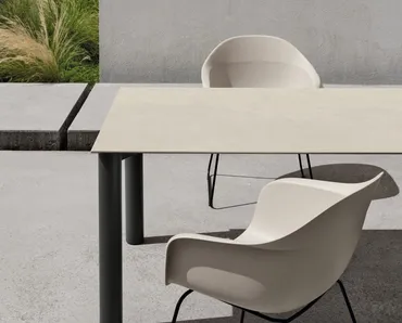 Tavolo Bodoni di Kristalia