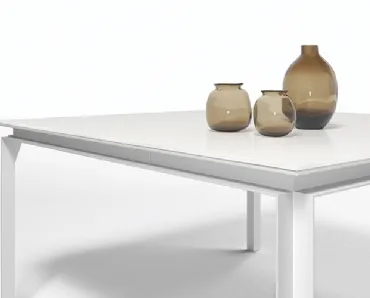 Tavolo Mille in vetro e metallo di Minotti Italia