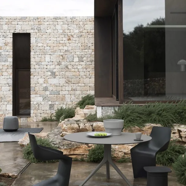 Tavolo rotondo Oops di Kristalia