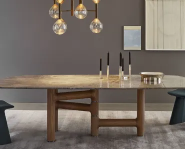 Tavolo Pivot con top in ceramica e base in legno massello di Bonaldo