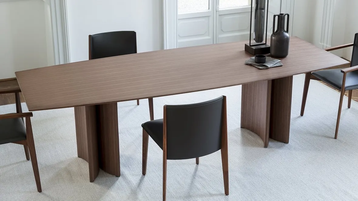 Tavolo in noce Alan di Porada