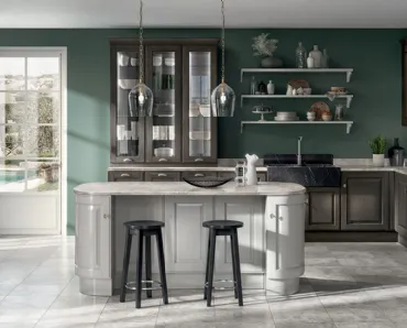 Cucina Classica angolare con isola Baltimora in Frassino Londra di Scavolini