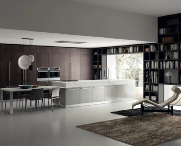 Cucina Moderna Mood in Noce Saxony e laccato Stained Alluminium di Scavolini