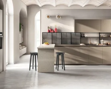 Cucina su misura Libra in laminato Urban Bronze e decorativo Oriental Light di Scavolini