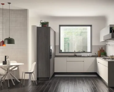 Cucina su misura Libra in laccato opaco Bianco Prestige, laccato opaco dogato Grigio Airone e decorativo Oriental di Scavolini