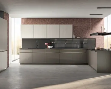 Cucina su misura Lumina in laminato Urban Steel e decorativo Oriental Light di Scavolini