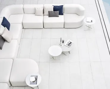 Tavolino Belt in HPL di Varaschin