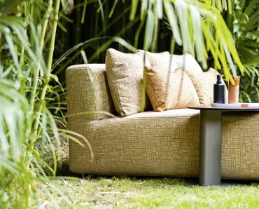 Divano Divano Belt Daybed Compact in tessuto imbottito di Varaschin 