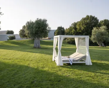 Gazebo in metallo con cuscini imbottiti Bivacco di Varaschin