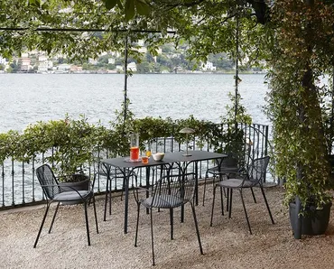 Tavolo quadrato in acciaio Hiray di Kartell