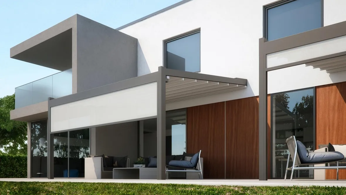 Pergola dal design minimale in alluminio con telo ad impacchettamento e tenda verticale integrata Meta di Pratic